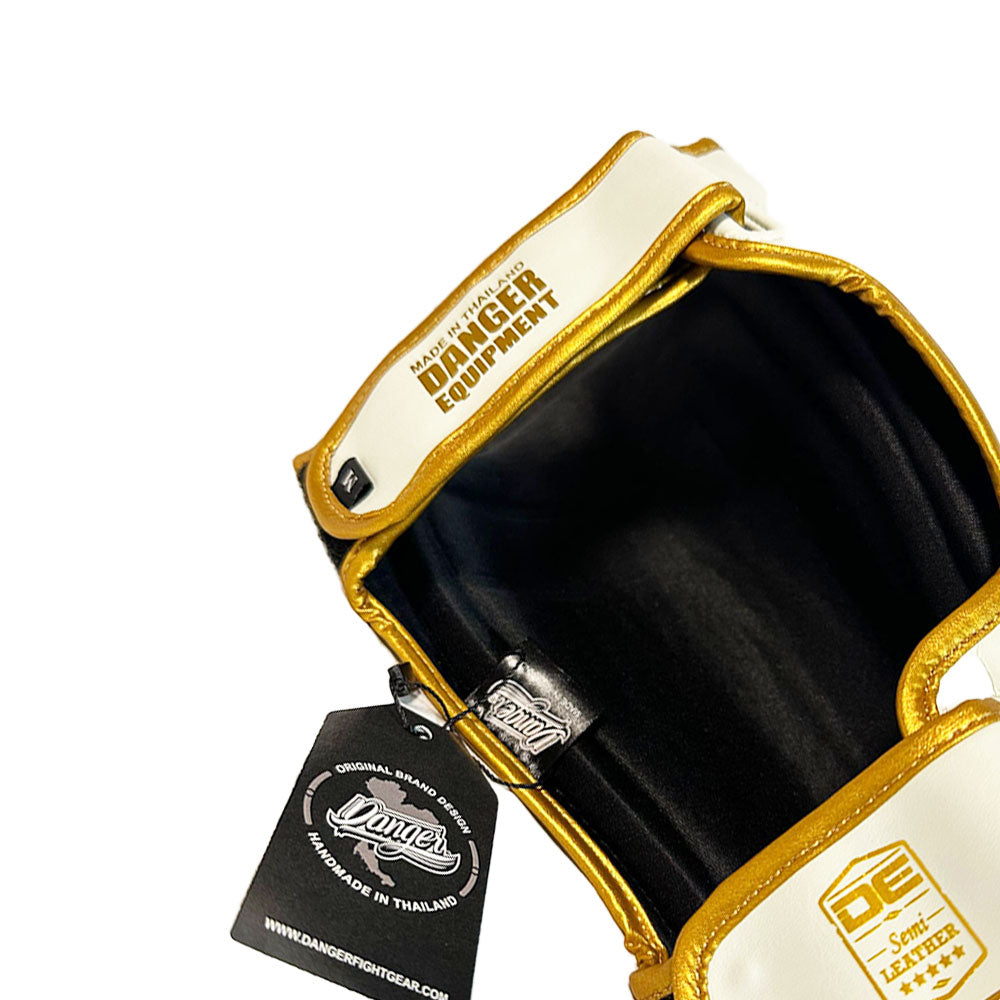 Caneleiras e proteções de tíbia para Kickboxing e Muay Thai da Danger Equipment. Reforço extra na tíbia e no pé. Fabricadas em semi pele da melhor qualidade.