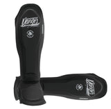 Caneleiras e proteções de tíbia para Kickboxing e Muay Thai da Danger Equipment. Reforço extra na tíbia e no pé. Fabricadas em semi pele da melhor qualidade.