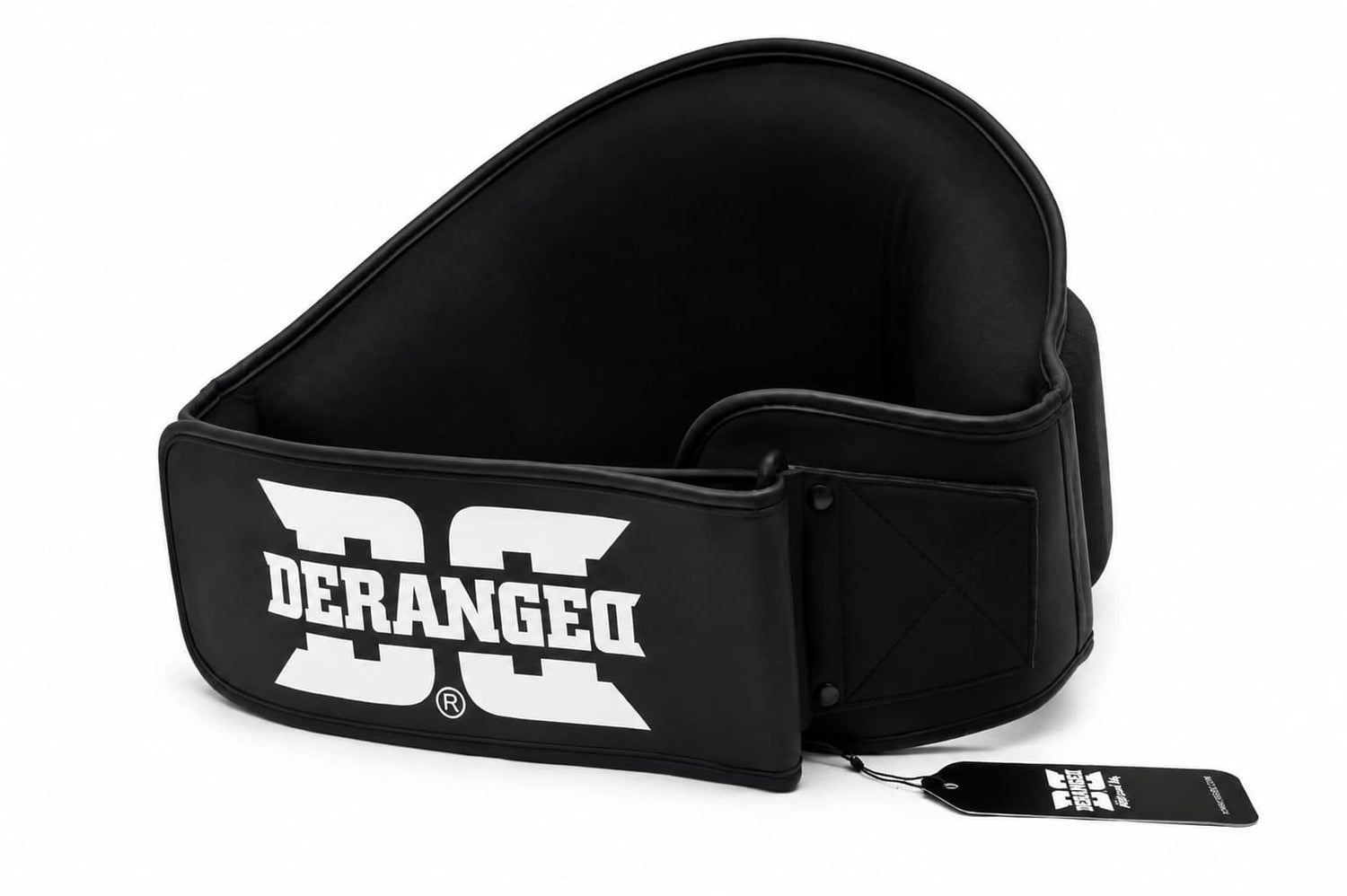 Detalhe do fecho em velcro no cinturão e protector ventral Deranged preto