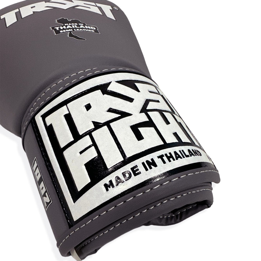 Luvas de Boxe, Kickboxing e Muay Thai TRUST, Fabricadas na Tailândia e à mão com os melhores materiais. Em microfibra. Conforto e Durabilidade.