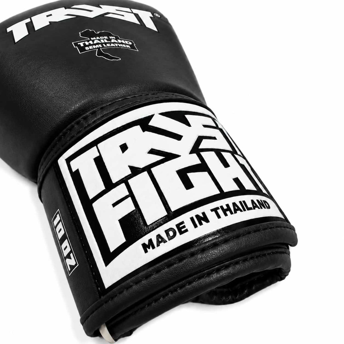 Luvas TRUST pretas para kickboxing, detalhe do velcro para um ajuste perfeito e seguro
